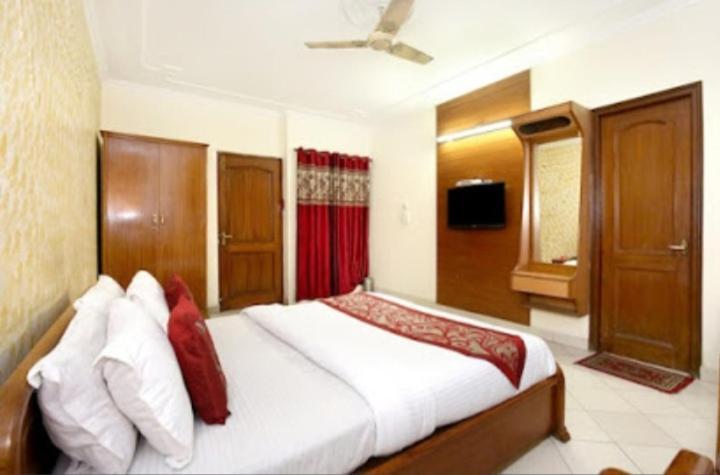 Hotel Paradise Chandīgarh Extérieur photo